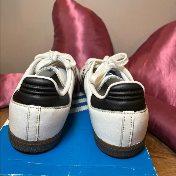 adidas Samba OG Shoes (M7/W8) - Picture 9 of 16